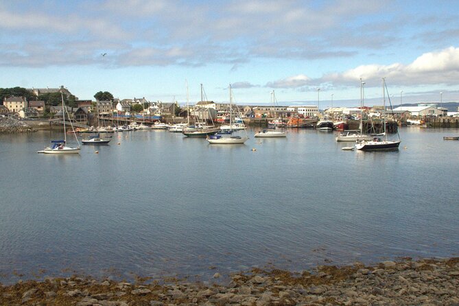 Edinburgh: Glenfinnan Viaduct, Glencoe and Fort William Tour - Visiting Fort William and the Highland Landscape