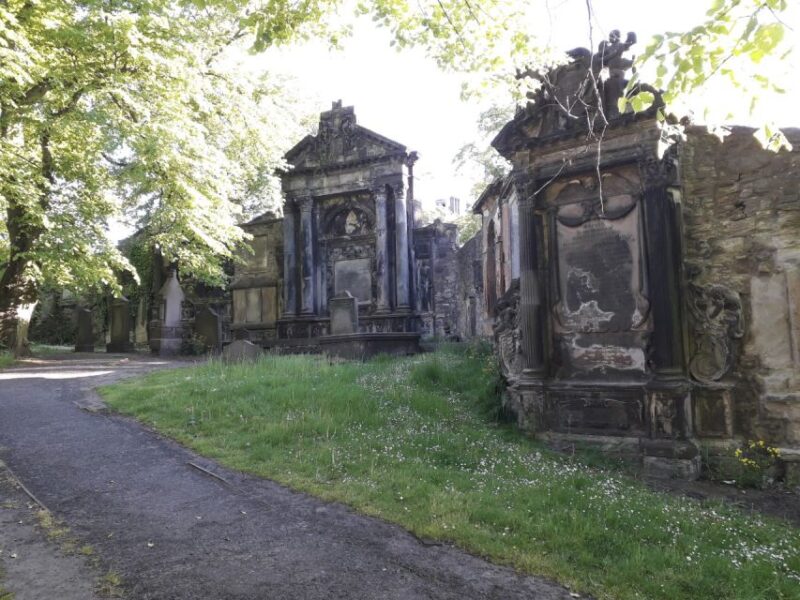 Edinburgh: Greyfriars Kirkyard Tour - Discover Edinburgh’s Most Famous Cemetery