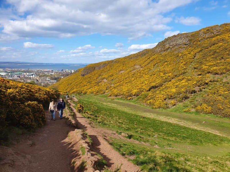 Edinburgh: Guided Hike to Arthur's Seat and Holyrood Park - Walking Along Hidden Trails Away from Tourists