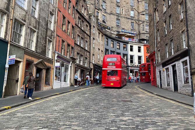 Edinburgh Half Day Guided Private Tour in a Premium Minivan - Walking Along the Royal Mile’s Historic Closes