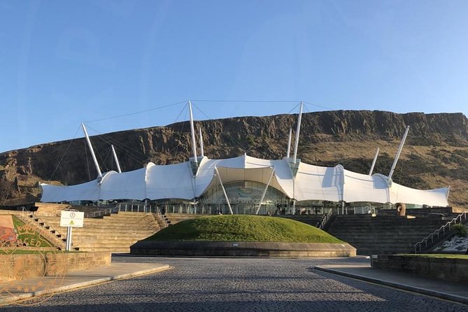 Edinburgh Half Day Guided Private Tour in a Premium Minivan - Viewing the Official Scottish Monarchy Residence