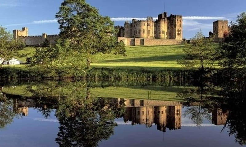 Edinburgh: Harry Potter and English Castles Tour in Spanish - Discover Northumberland’s Border Town: Berwick-upon-Tweed