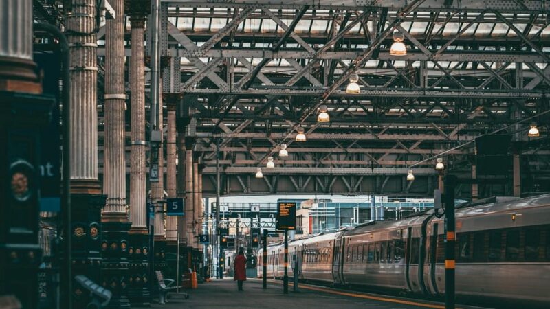 Edinburgh: Harry Potter Walking Tour with Dungeon Entry - Views of Edinburgh Castle and Victoria Street’s Inspiration for Diagon Alley