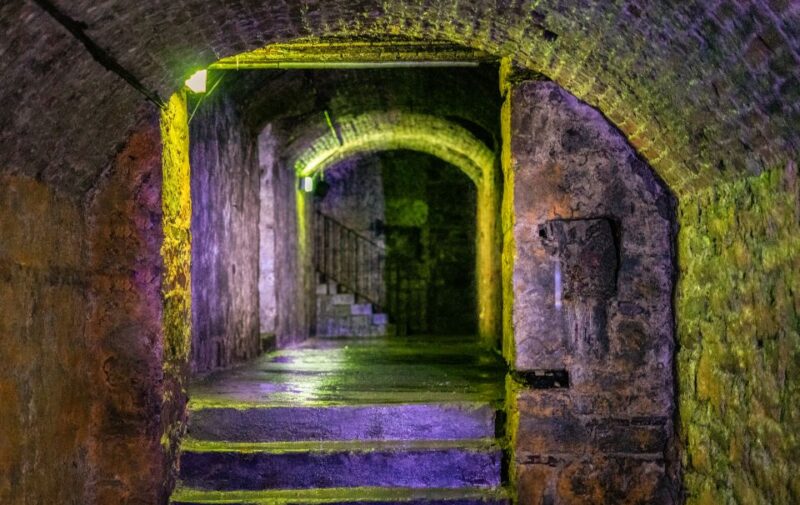 Edinburgh: Haunted Underground Vaults and Graveyard Tour - The Atmosphere: Spooky, Humorous, and Engaging
