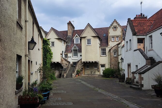 Edinburgh Hidden Gems Self-Guided Private Tour - Explore the Secret Gardens of Edinburgh