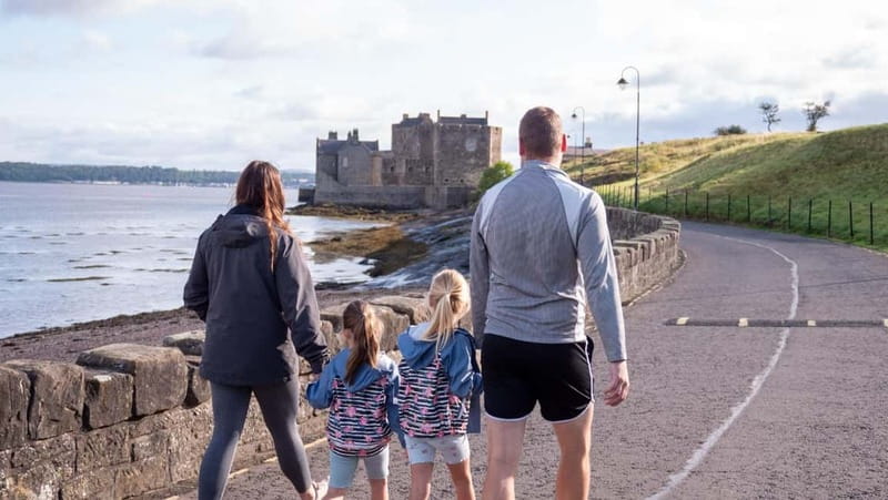 Edinburgh: Highland Cow, Blackness Castle, and Cake Tour - Highland Cows on a Peaceful Farm: Up Close with Scotland’s Iconic Beasts