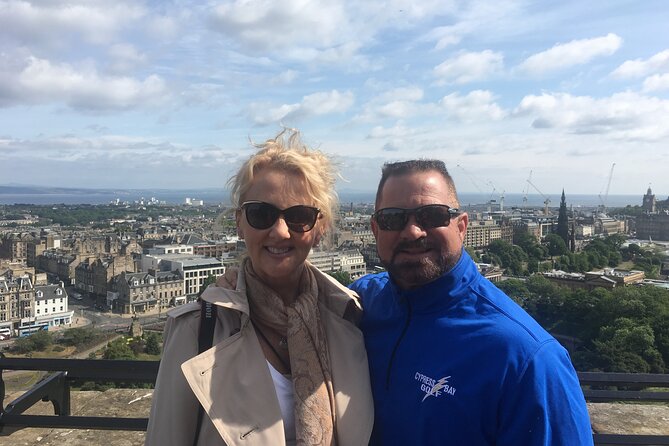 Edinburgh Highlights & Hidden Gems: Private Tour with a Local - Sampling Local Scottish Cuisine at the Edinburgh Farmers Market