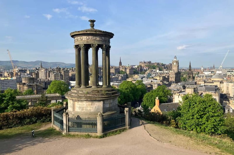 Edinburgh: Hike Arthur's Seat & Calton Hill - Starting Point at Waterloo Place with Clear Directions