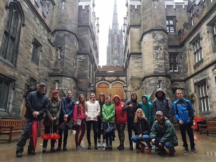 Edinburgh: History Lovers Old Town Walking Tour - Visiting Greyfriars Kirkyard