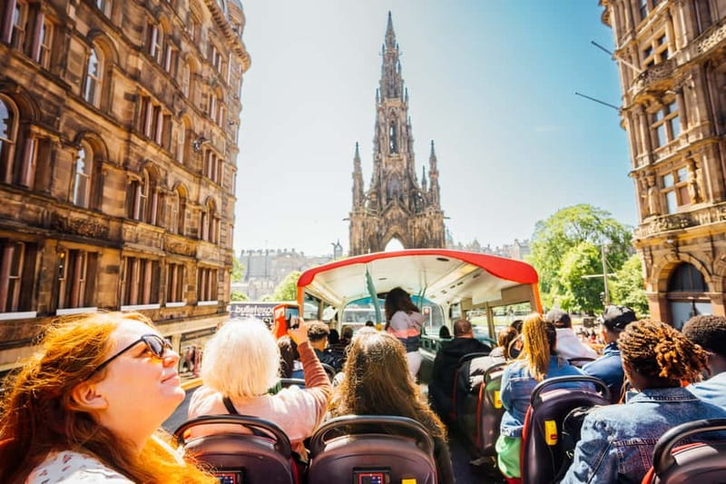 Edinburgh: Hop-On, Hop-Off Bus Tour City & Britannia Combo - Discover Edinburgh Castle and Holyroodhouse with Ease