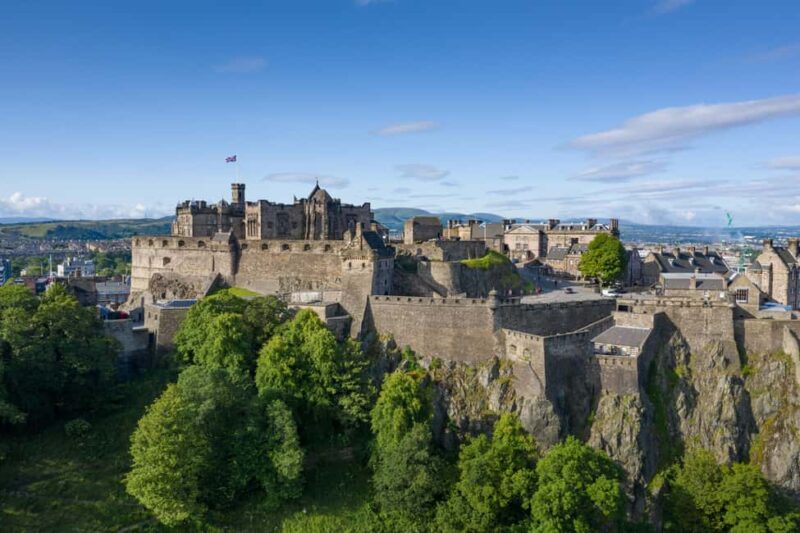 Edinburgh: Hop-On Hop-Off Bus Tour with Live Guide - Key Points