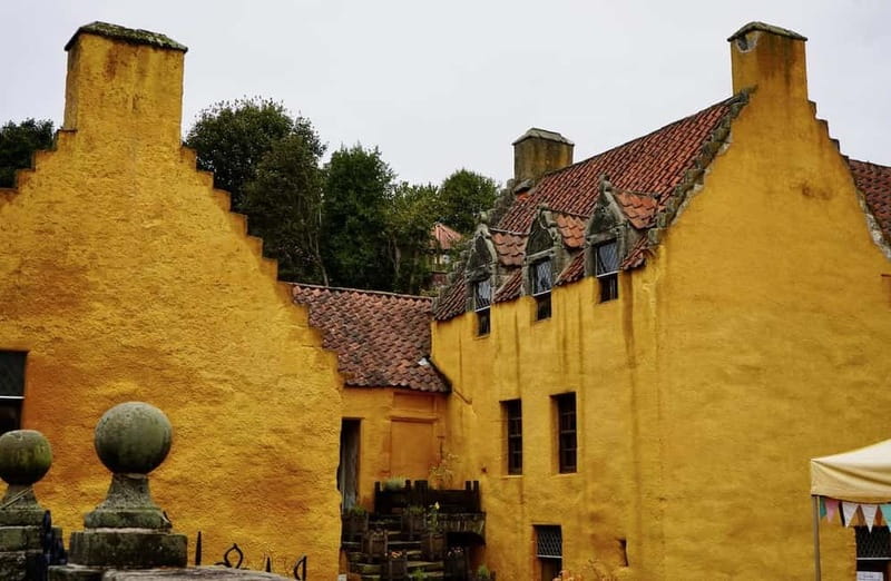 Edinburgh: Iconic Outlander Locations Guided Day Tour - Lallybroch on the Stairs of Midhope Castle
