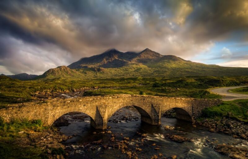 Edinburgh: Isle of Skye, Loch Ness, & Highlands 5-Day Tour - Crossing the Bridge to the Isle of Skye and Eilean Donan Castle