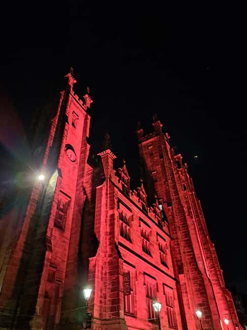 Edinburgh: Old Town early morning walk with a Scottish guide - Greyfriars Kirkyard: Graveyard with Tales and Gravestones