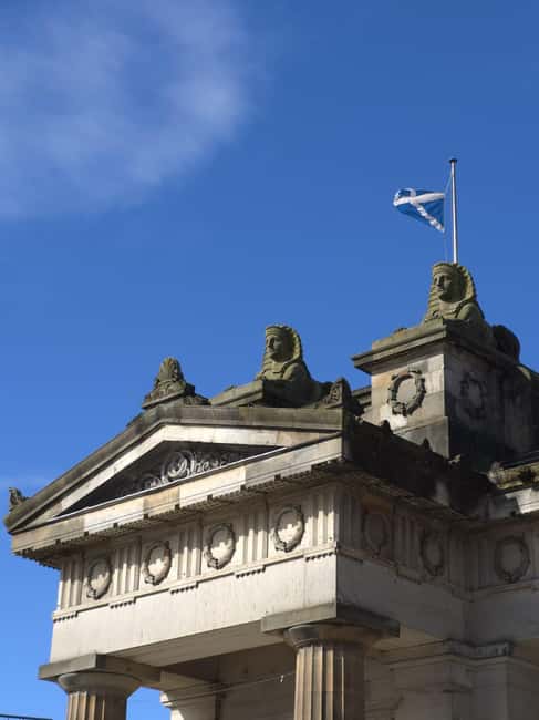 Edinburgh: Old Town early morning walk with a Scottish guide - The Walk’s Practicalities and Accessibility