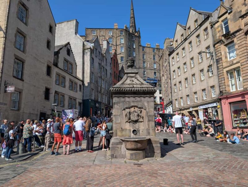 Edinburgh Old Town Walking Tour - Key Points