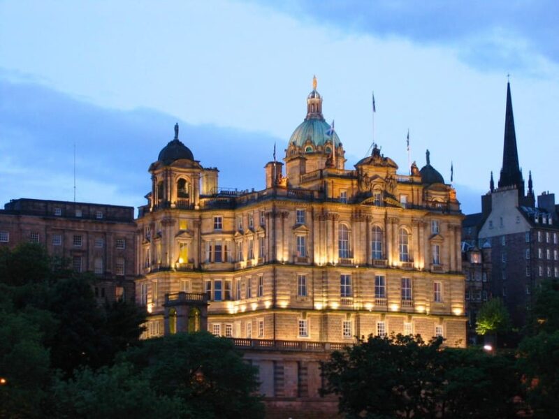 Edinburgh Overnight Trip with Accommodation - Key Points
