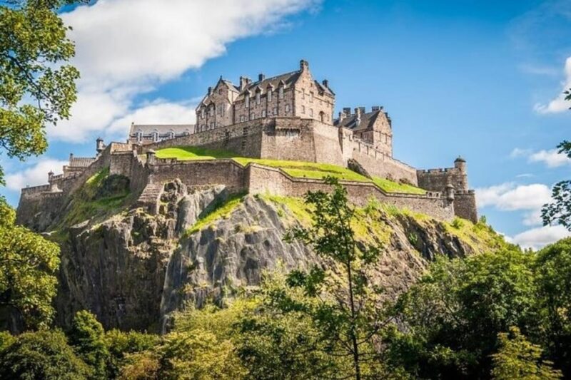 Edinburgh: Private Guided Customized Walking Tour - Insights and Advice from Local Experts