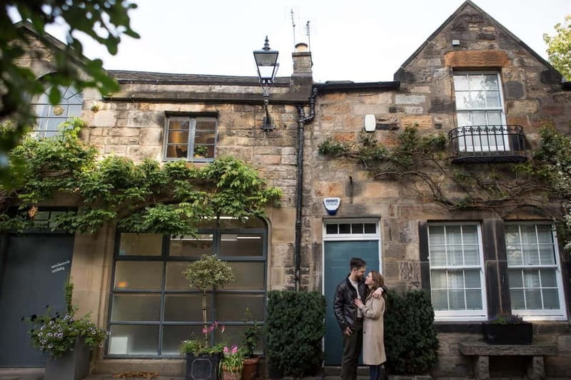 Edinburgh: Private Professional Photoshoot - Shooting at Edinburgh’s Most Iconic Landmarks