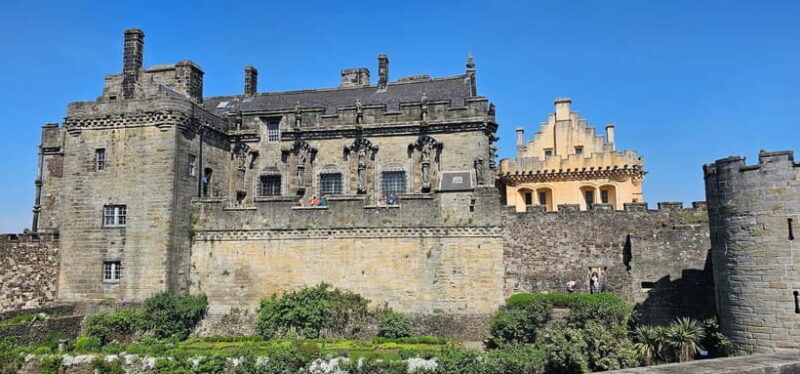 Edinburgh: Private Stirling Castle & Loch Lomond Day Tour - Key Points
