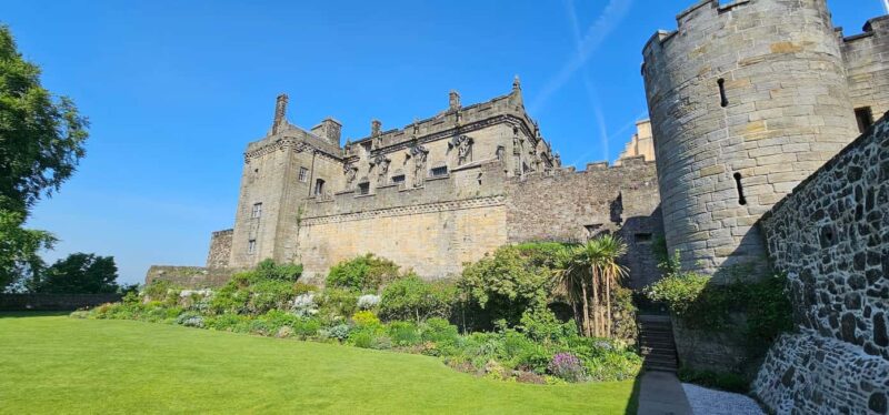 Edinburgh: Private Stirling Castle & Loch Lomond Day Tour - Exploring Stirling Castle’s Historic Significance and Costumed Characters