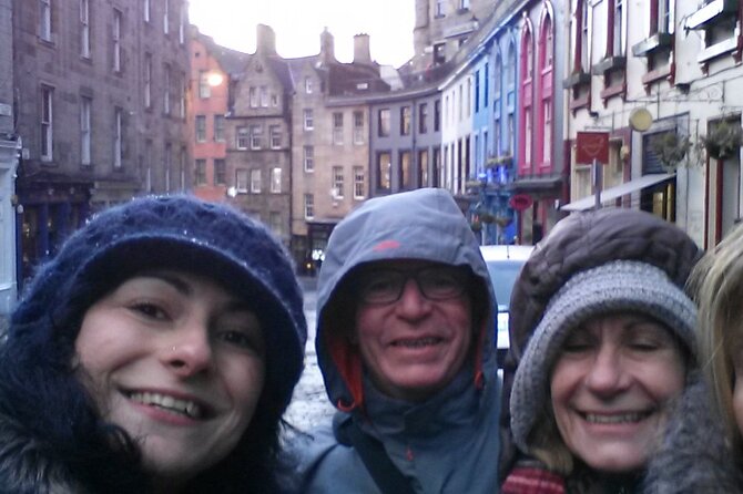Edinburgh Private Tour with a Local Guide, Highlights & Hidden Gems - Enjoying the Atmosphere at Princess Street Gardens