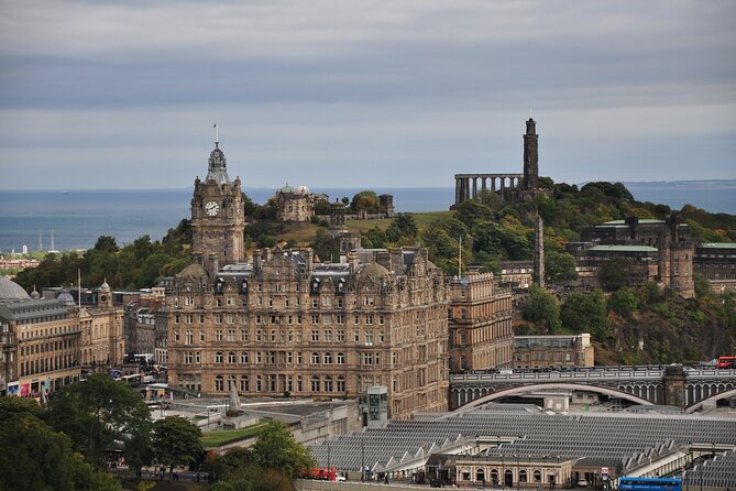 Edinburgh Private Walking Tour with a Local - Key Points