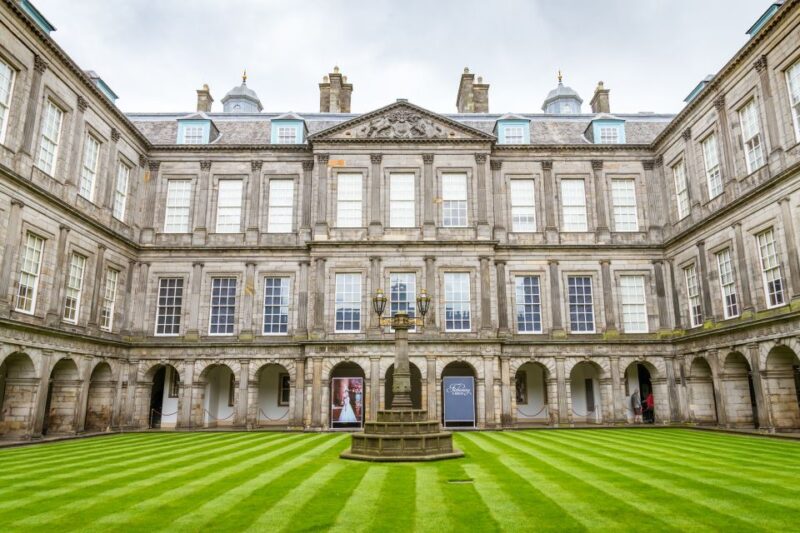 Edinburgh: Royal Attractions with Hop-On Hop-Off Bus Tours - Accessibility and Language Options