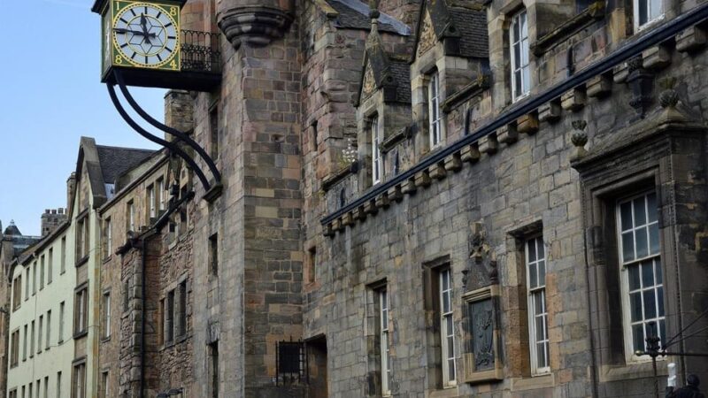 Edinburgh: Royal Mile Walking Tour & Exploration Game - Who Will Enjoy This Tour?