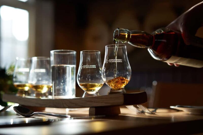 Edinburgh: Scotch Whisky Tasting & 3 Course Dinner - Starting at the Top of The Royal Mile in Edinburgh