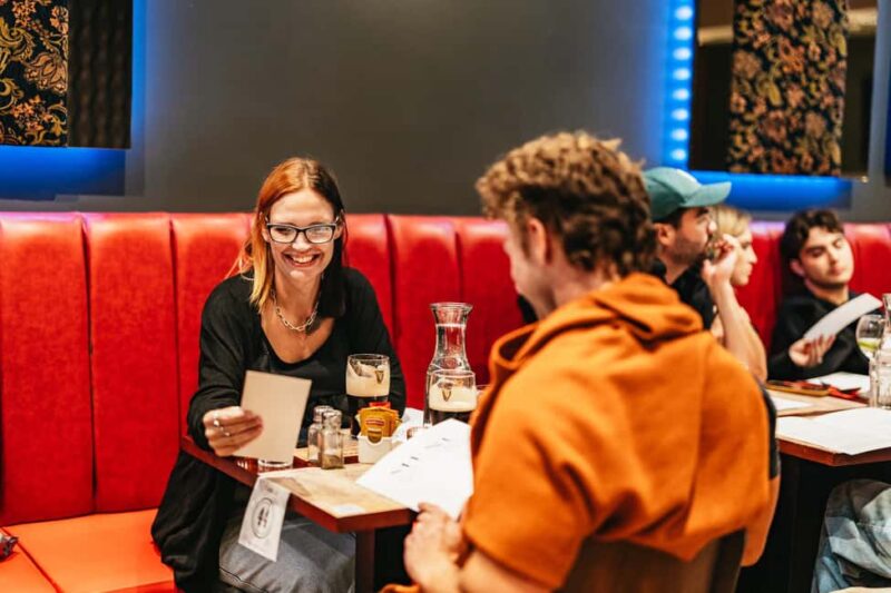 Edinburgh: Scottish Dinner and Folk Music Experience - Bagpipe Serenade and Photo Opportunities