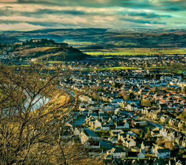 Edinburgh: Stirling, Whisky and St Andrews Tour in Spanish - The Guide and Overall Experience: Well-Informed and Friendly