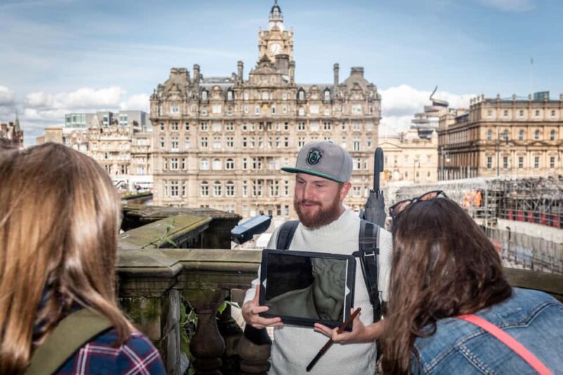 Edinburgh: Stunning Old Town Walking Tour - Greyfriars Kirkyard and the Legend of Greyfriars Bobby