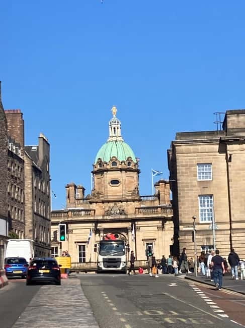 Edinburgh: Tales from the Old Town Guided Walking Tour - Practical Details: Meeting Point, Group Size, and Accessibility