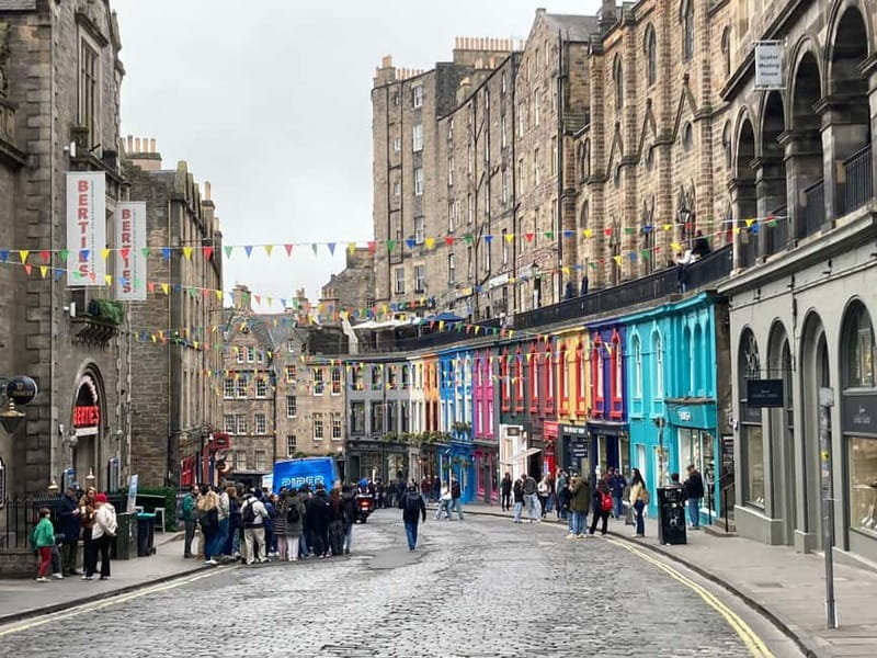Edinburgh: Tales from the Old Town Guided Walking Tour - Trust in the Guide’s Expertise and Positive Feedback