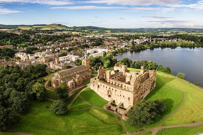 Edinburgh: The Outlander, Palaces & Jacobites Tour - Blackness, Stirling, and the Jacobite Heritage