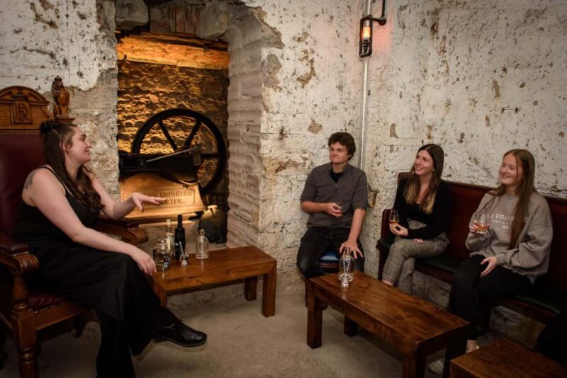Edinburgh: Underground Vaults Tour with Whisky or Gin - Discover Edinburgh’s Underground Vaults and Tasting Experience