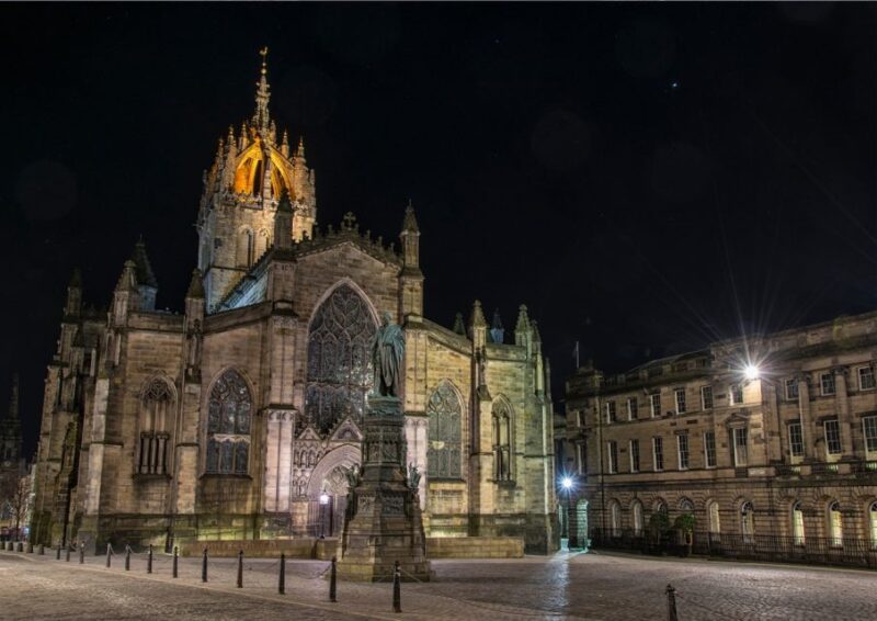 Edinburgh: Witches Old Town Walking Tour & Underground Vault - The Route and Key Stops