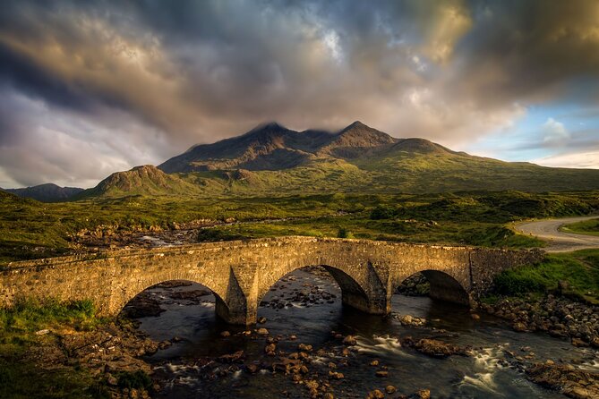 Edinburgh:5-Day Isle of Skye, Inverness & Loch Ness Tour w/Hostel - Day Four: Loch Ness and Highland Heritage