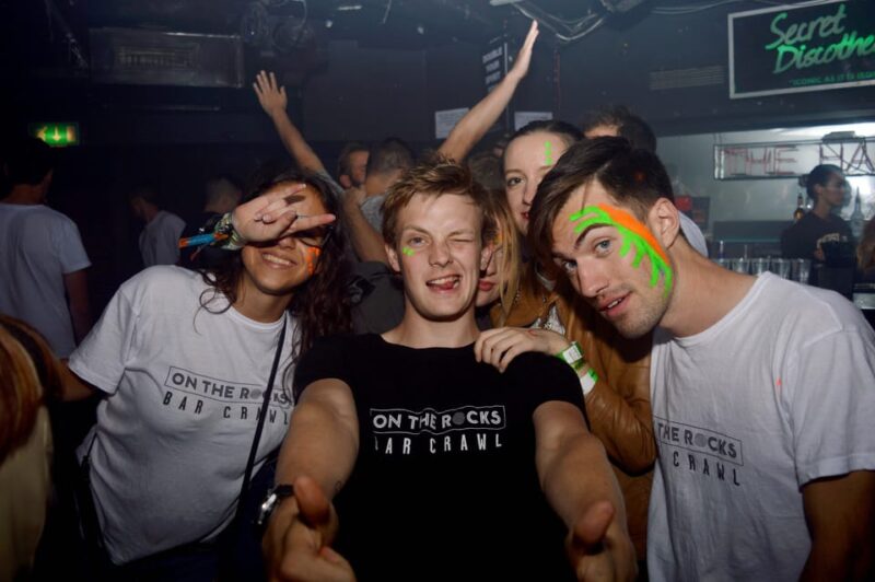 Edinburgh's Best Bar Crawl: Free Shots, Discounts, Photos - What the Tour Includes for a Great Night Out