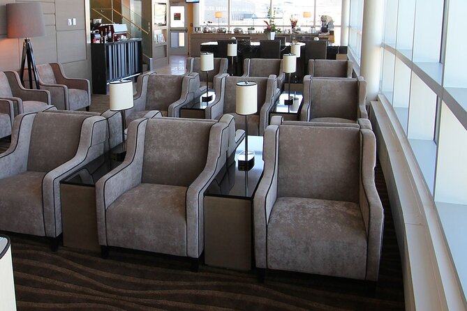 Edmonton International Airport Plaza Premium Lounge - Key Points