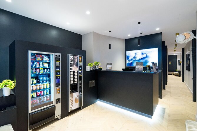 Eiffel Tower Access to 2nd Floor and Summit option with Host - Crowd Levels and Timing Tips