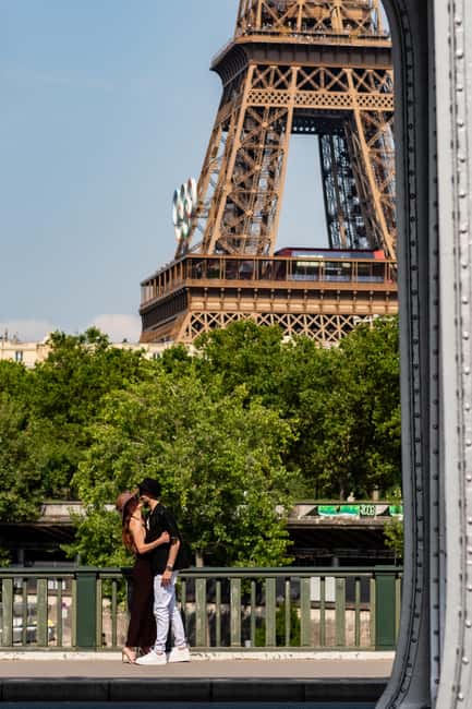 Eiffel Tower Photos: Capture Iconic Memories in Paris - Photo Delivery and Digital Album