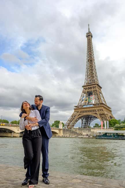 Eiffel Tower privat Photoshoot - Capture Paris with a Private Eiffel Tower Photoshoot for $122