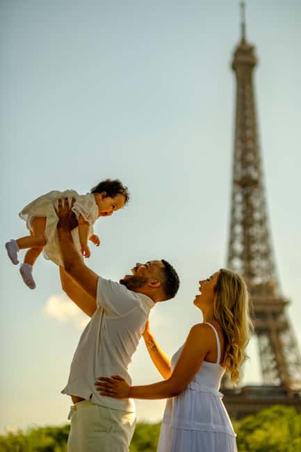 Eiffel Tower privat Photoshoot - Timing, Pacing, and Group Size