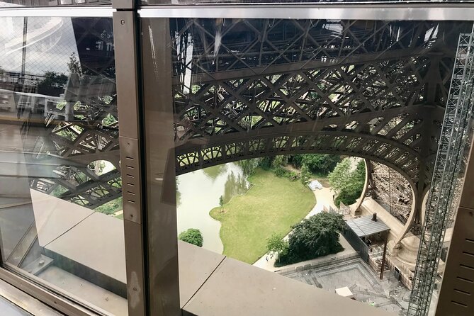 Eiffel Tower Summit Semi-Private Guided Tour - The Guide’s Role in Making the Tour Special