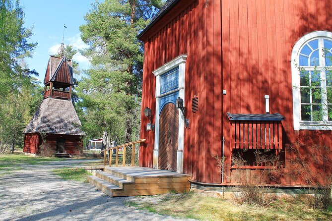 Eila's Time Travels: A Lycksele Family Walking Tour Game - The Interactive Features of the Tour App