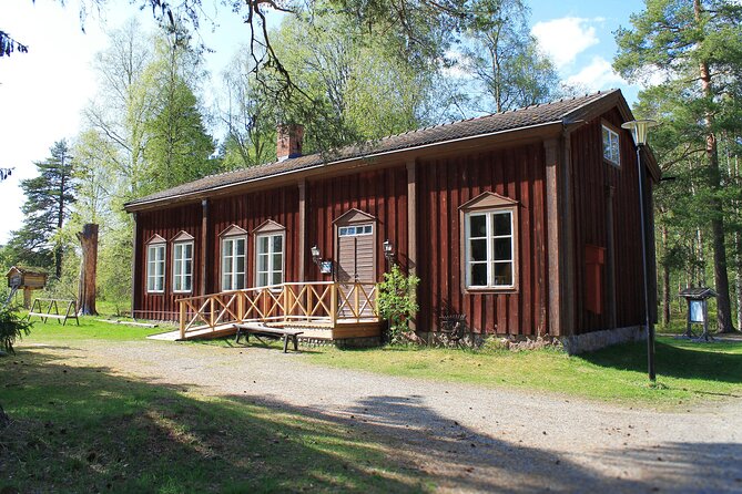 Eila's Time Travels: A Lycksele Family Walking Tour Game - Practical Details and Accessibility