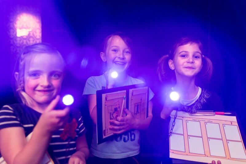 Eindhoven: Philips Museum Entry Ticket - Scheduled Activities: Mini Lectures and "The Lamp" Performance