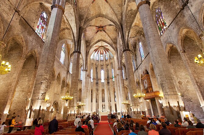 El Born: Santa Maria del Mar Tour with Exclusive Rooftop Views - The Rooftop Experience and Panoramic Views